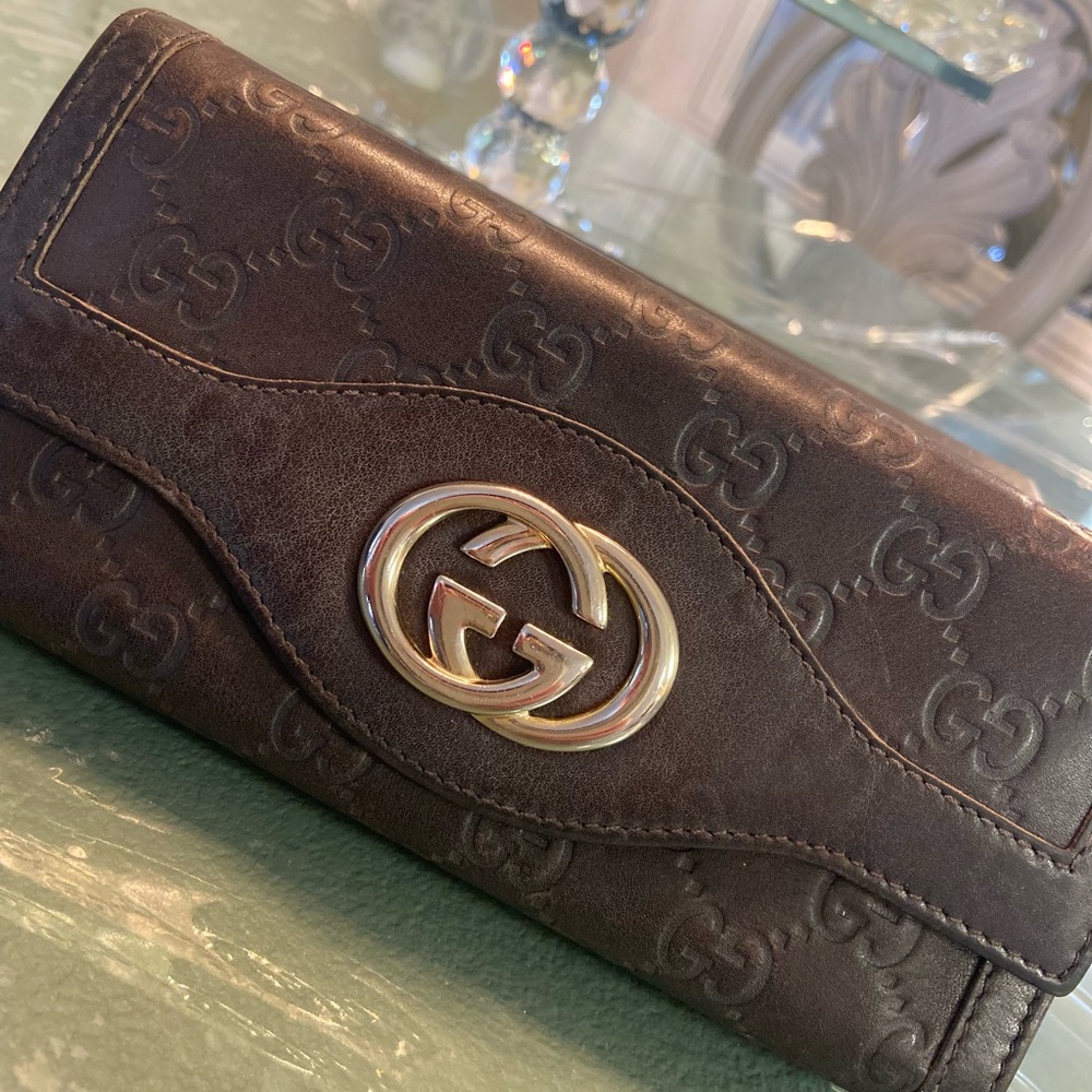 Authentic brown Gucci wallet